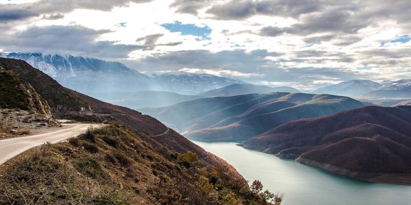 驾驭多云与混合云：网络连接与安全策略的IT服务与系统集成最佳实践